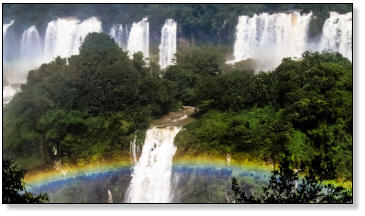 Wasserfall mit Regenbogen - bei Sonnenschein kein seltenes Phänomen